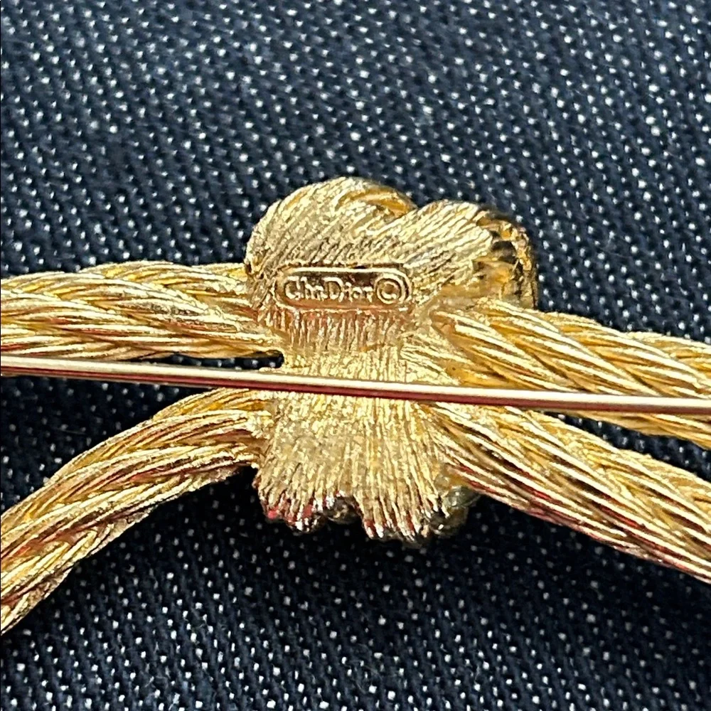 Gold Knot Rope Accessory - Picture 2 of 4